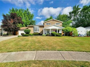 38 Mona Ct, Depew, NY