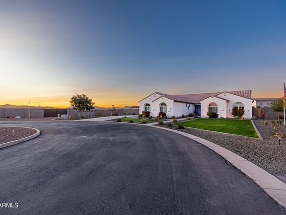 5th image of 556 W WELD Street