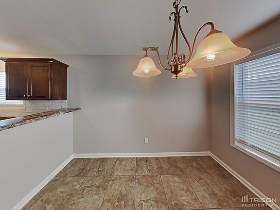 4th image of 111 Silent Creek Ct