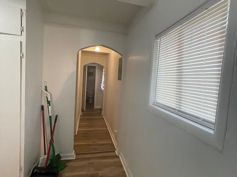 811 S Columbia St — Photo 11