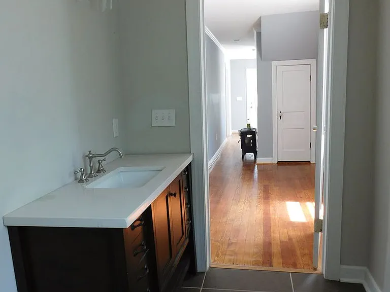 304 Avenue A — Photo 30