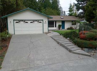 102 N 38th Pl, Mount Vernon, WA 98273