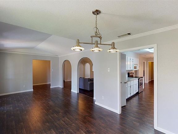 2nd image of 3116 Kinkaid Dr
