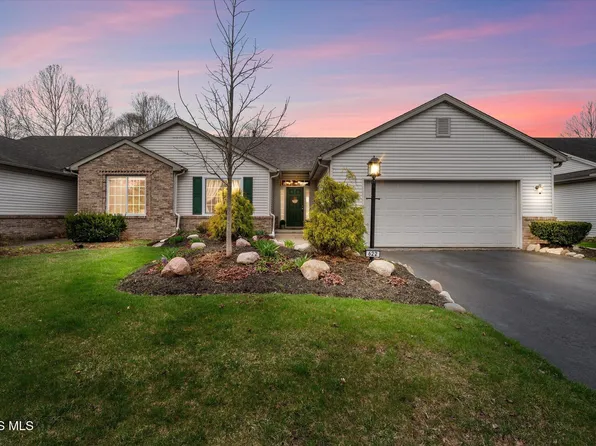 622 Crystal Lake Dr, Holland, OH 43528