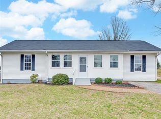 5012 Clarks Bridge Rd, Gainesville, GA 30506