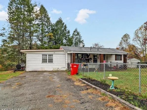 111 Raymond Bingham Rd, Oakdale, TN 37829