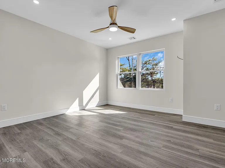 2334 Adams Ave — Photo 17