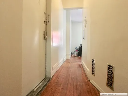 Rented by Sovereign Associates | media 8