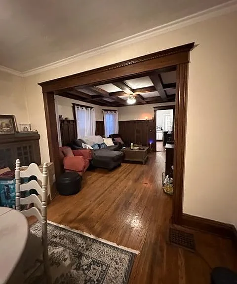 843 Potomac Ave #1 — Photo 3