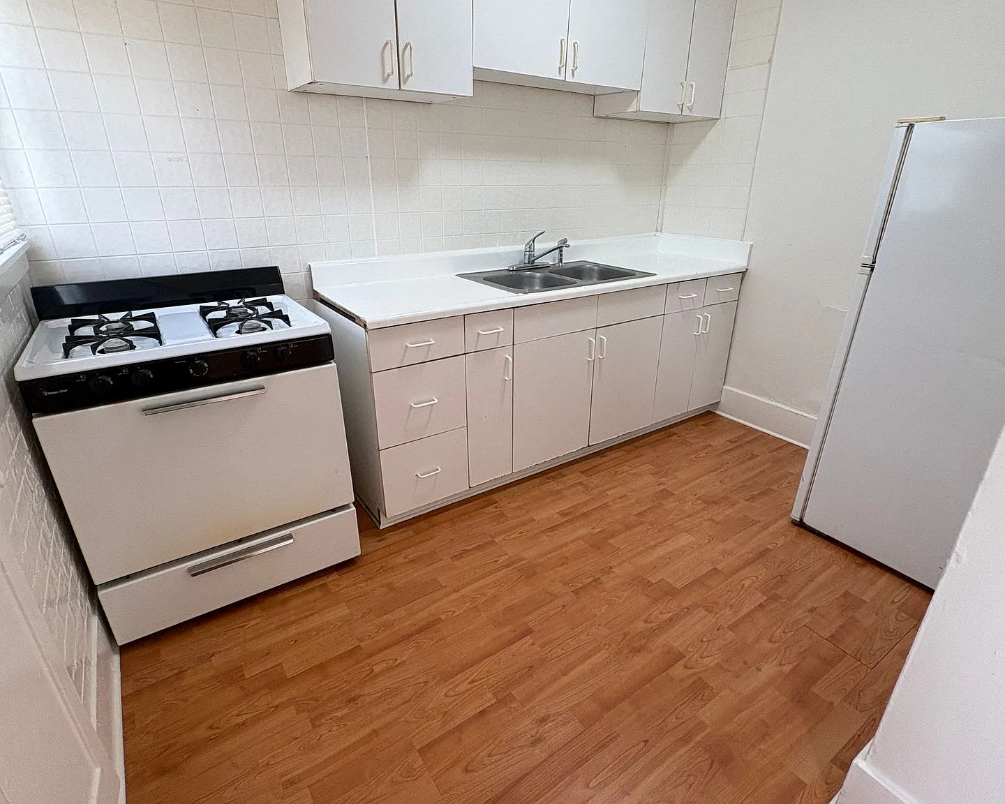 924 E. 3rd St #11 — Photo 4