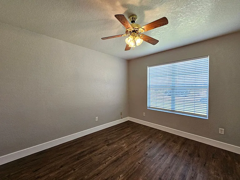5106 Holster Dr — Photo 15
