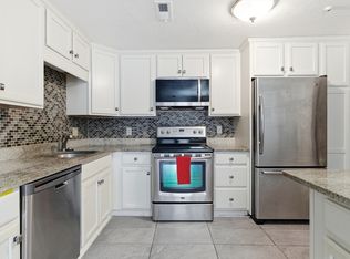 356 Neponset St APT E, Canton, MA 02021