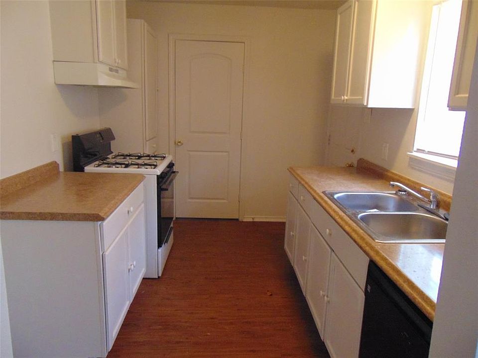 2nd image of 417 Meadowbrook Dr