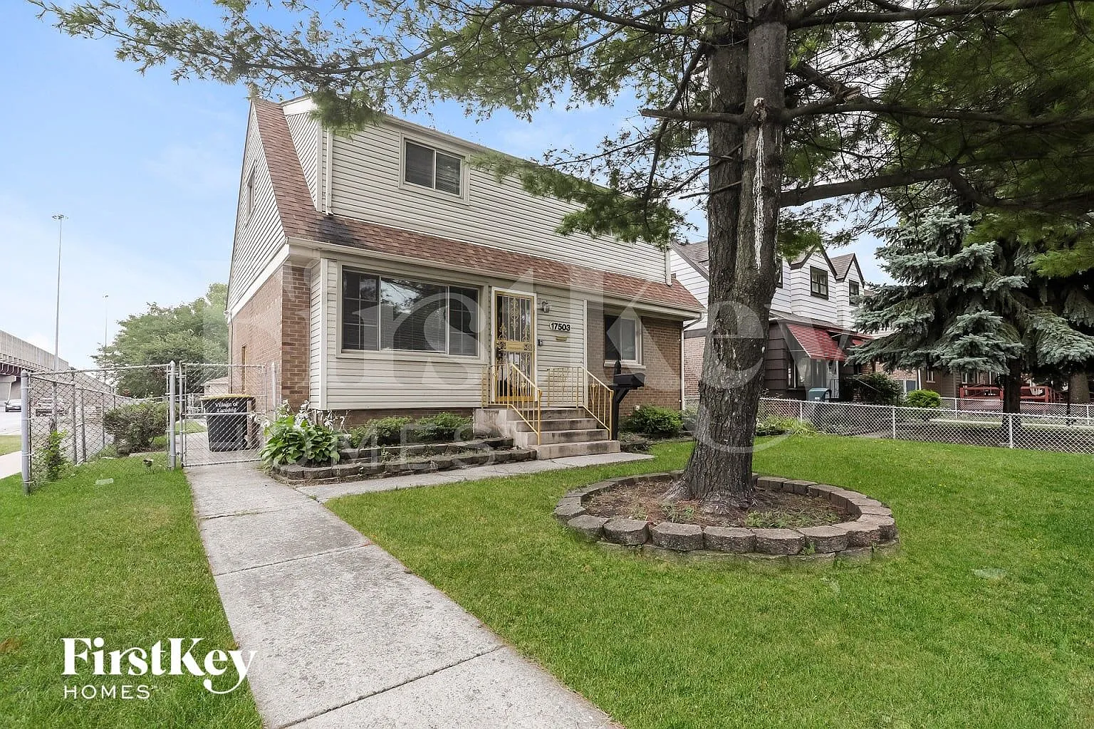 3 bed, 1.5 bath, 1430 sqft, $2,830 — Photo 1