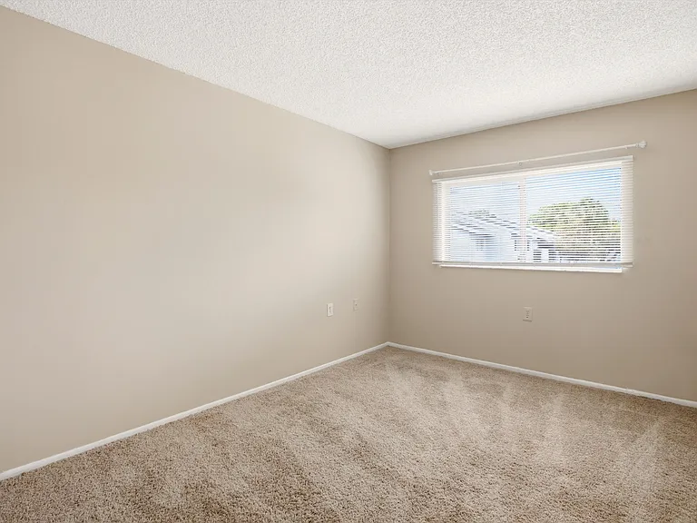 1153 Lake Victoria Dr #H — Photo 14