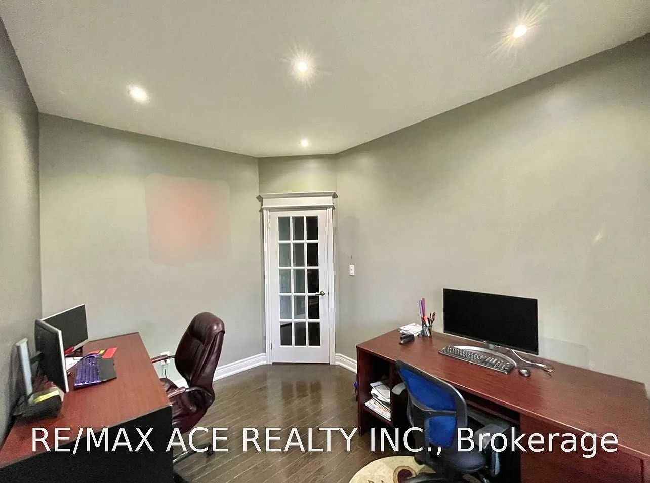 4 bed, $4,200 — Photo 2