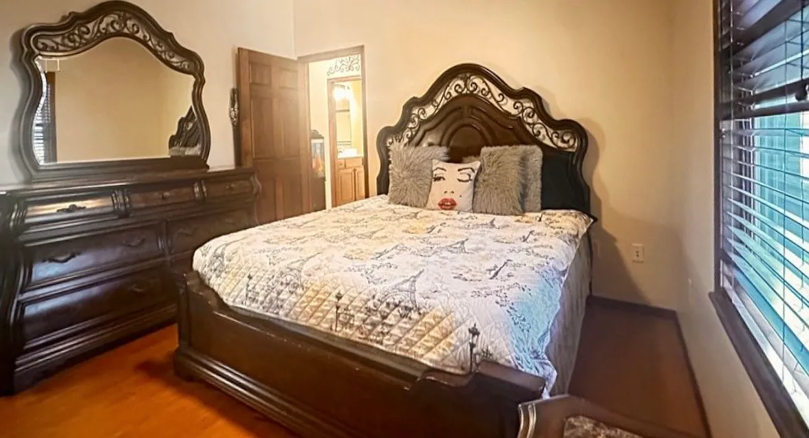 2 bed, 850 sqft, $1,695 — Photo 4