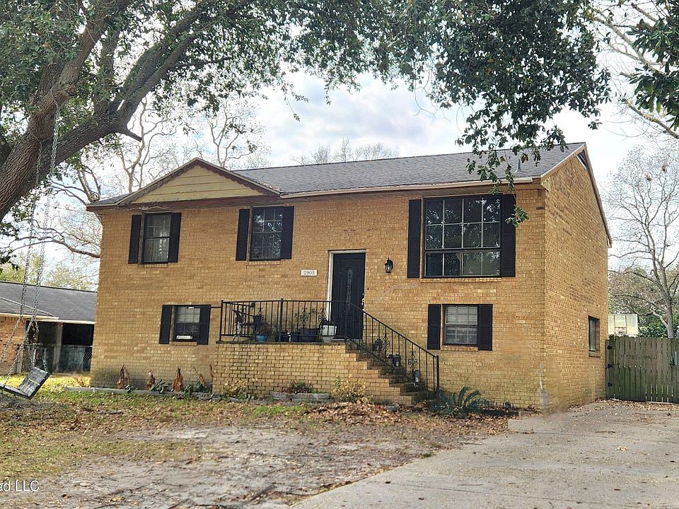 1st image of 2903 Larchmont St