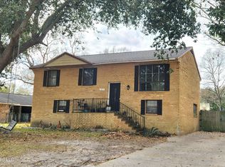 2903 Larchmont St, Pascagoula, MS 39567