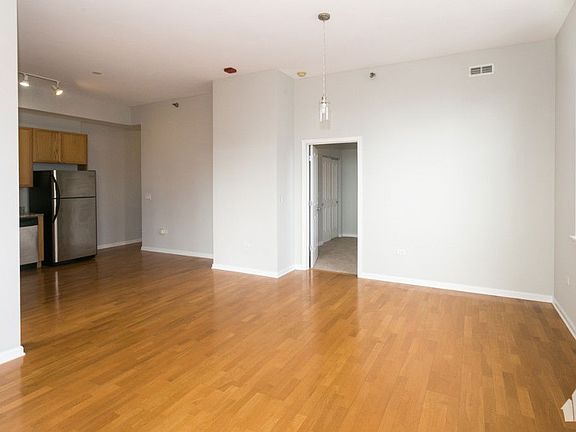 4th image of 1464 S Michigan Ave APT 1902