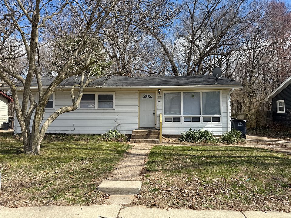 1st image of 616 White Oak Dr