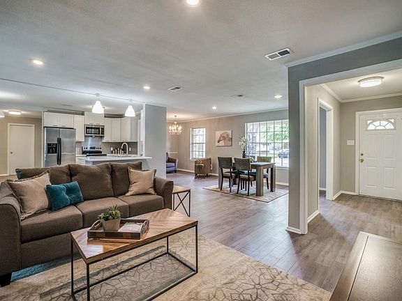 3rd image of 3813 Fenton Ave