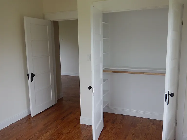 412 Bowman Ave — Photo 9