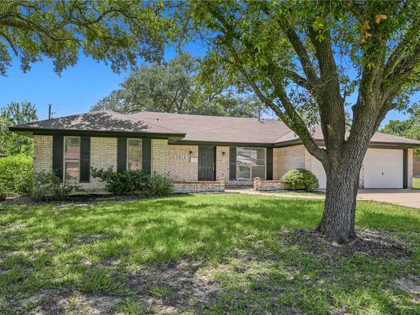 3812 Holly Dr, Bryan, TX 77802