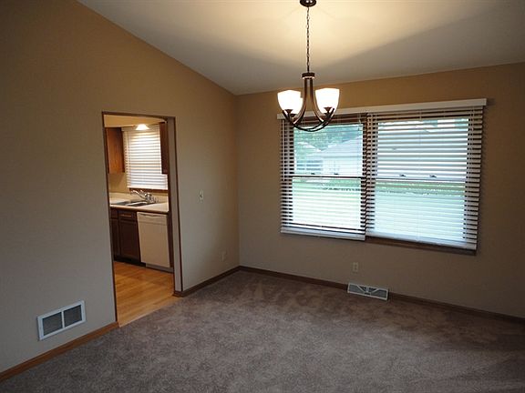 3rd image of 630 E Kyle Ct