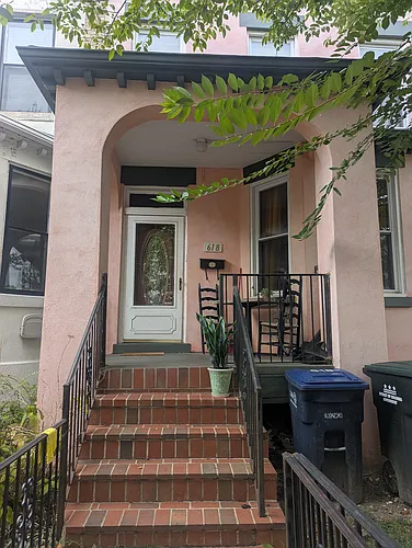 618 Quincy St NW Photo 1