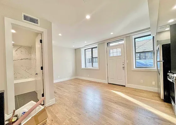 Rented by Reavis | media 14