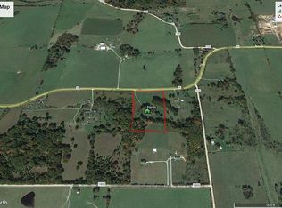 7456 State Rte W, Peace Valley, MO 65788