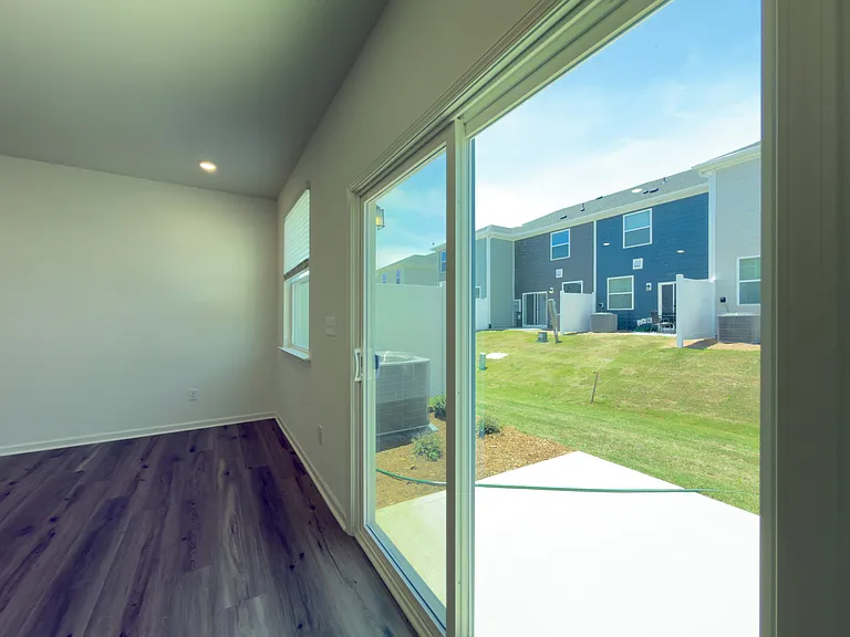 3015 Chrys St — Photo 39