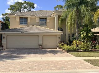 2236 Ridgewood Cir, Royal Palm Beach, FL 33411
