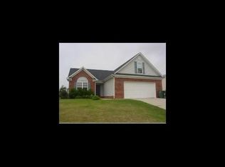 1924 Caviness St, Fayetteville, NC 28314