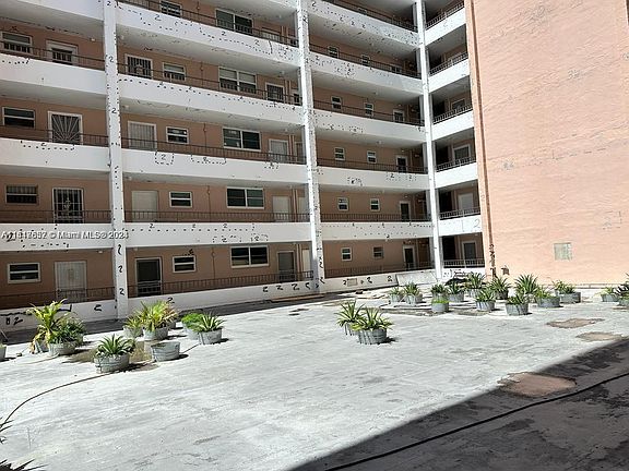 2nd image of 1750 James Ave APT 3A