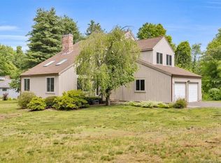 299 Old Farms Rd, Simsbury, CT 06070