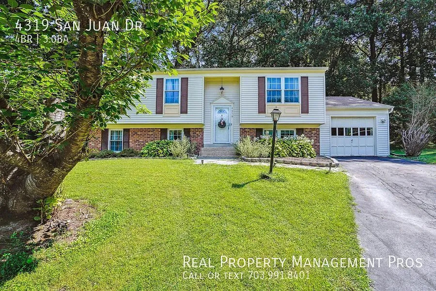 Convenient Single Family Home Close to Downtown Fairfax — Photo 2