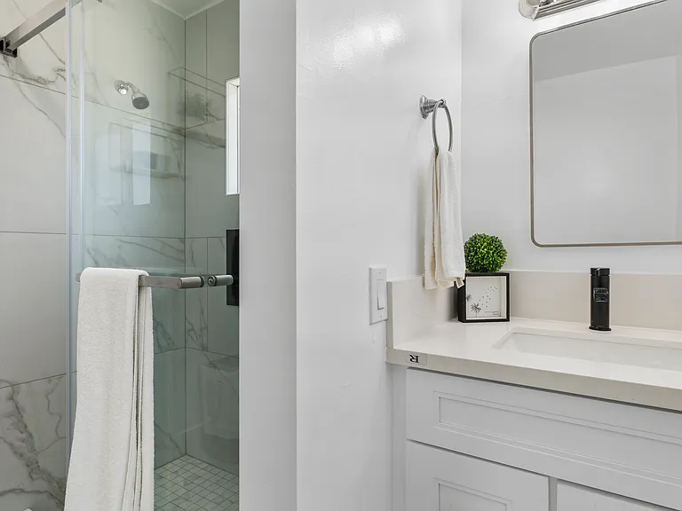 820 S Velare St — Photo 5