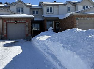 14 Drumso St, Ottawa, ON K1T 3Y2