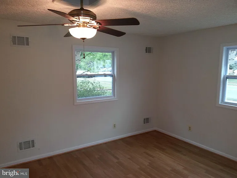 326 Garner Ave — Photo 6