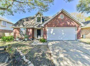 3115 Colony Dr, Dickinson, TX 77539