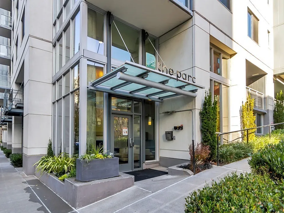 81 Clay St #525