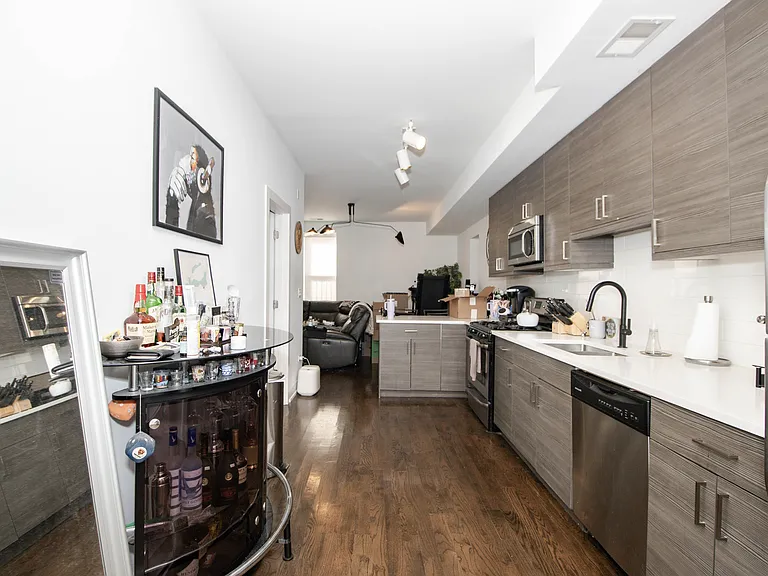 1418 W Blackhawk St #G — Photo 8