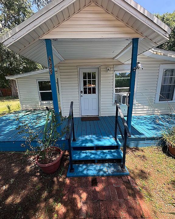 1st image of 635 Amos St