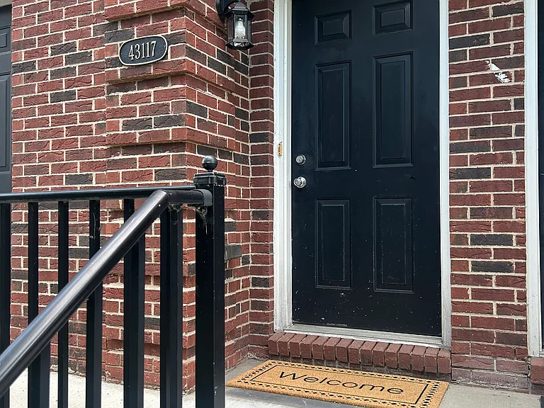 43117 Burlington Dr — Photo 3