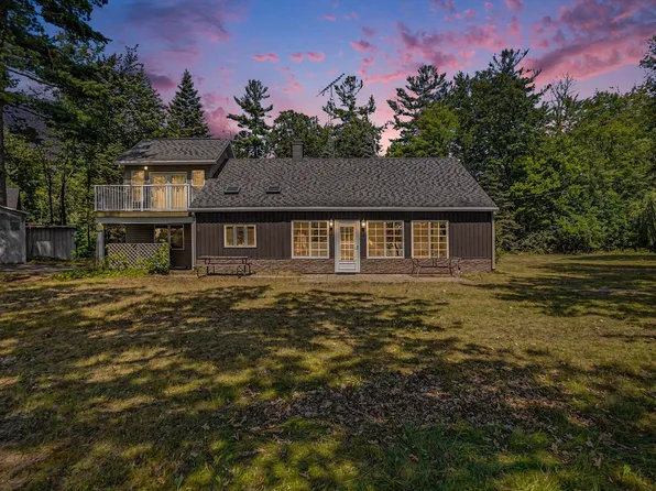 20281 E Chippewa Dr, Chippewa Lake, MI 49320