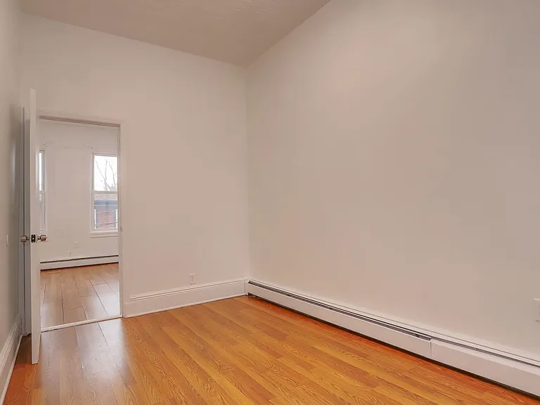 119 Zabriskie St #3 — Photo 8
