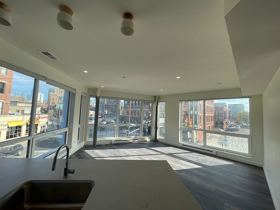 1st image of 1123 W Chicago Ave #201