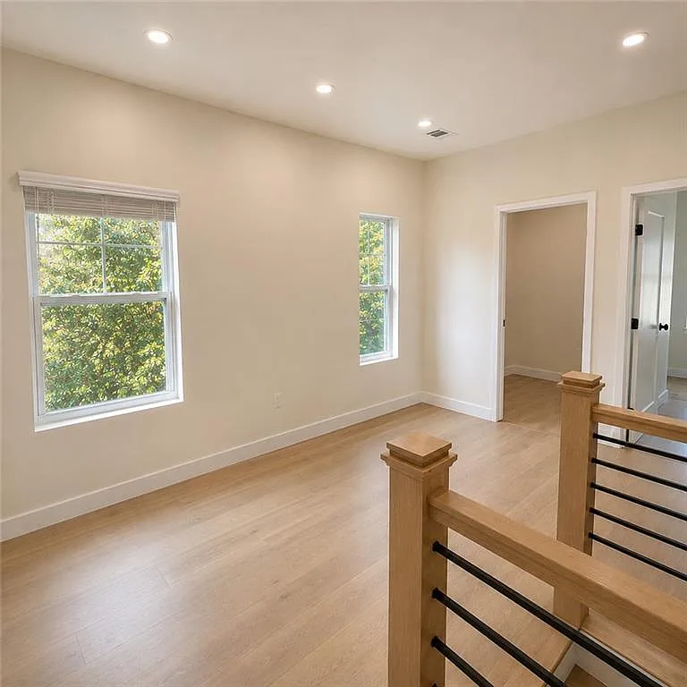 3 bed, 3.5 bath, 1720 sqft, $2,800 — Photo 3